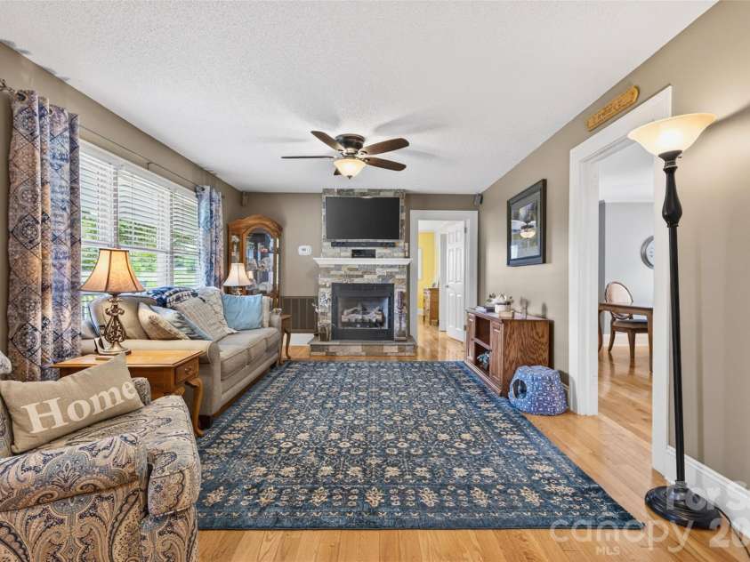 6560 Sherrills Ford Road, Catawba, NC 28609.  MLS# CAR4374580, YatesRealty ID 26358. 