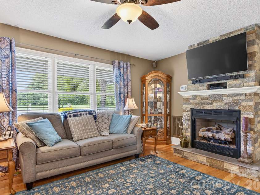 6560 Sherrills Ford Road, Catawba, NC 28609.  MLS# CAR4374580, YatesRealty ID 26358. 