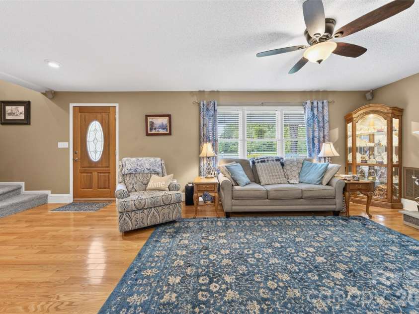 6560 Sherrills Ford Road, Catawba, NC 28609.  MLS# CAR4374580, YatesRealty ID 26358. 