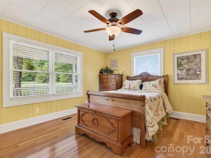 6560 Sherrills Ford Road, Catawba, NC 28609.  MLS# CAR4374580, YatesRealty ID 26358. 
