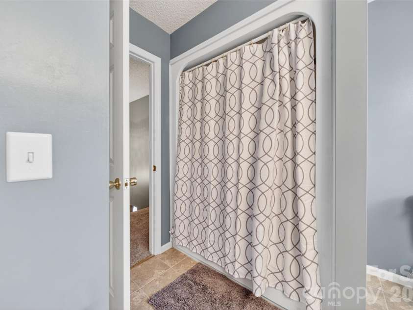 6560 Sherrills Ford Road, Catawba, NC 28609.  MLS# CAR4374580, YatesRealty ID 26358. 