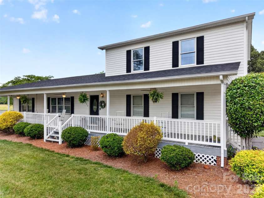 6560 Sherrills Ford Road, Catawba, NC 28609.  MLS# CAR4374580, YatesRealty ID 26358. 
