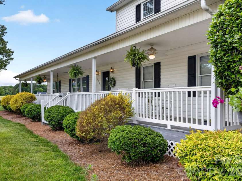6560 Sherrills Ford Road, Catawba, NC 28609.  MLS# CAR4374580, YatesRealty ID 26358. 