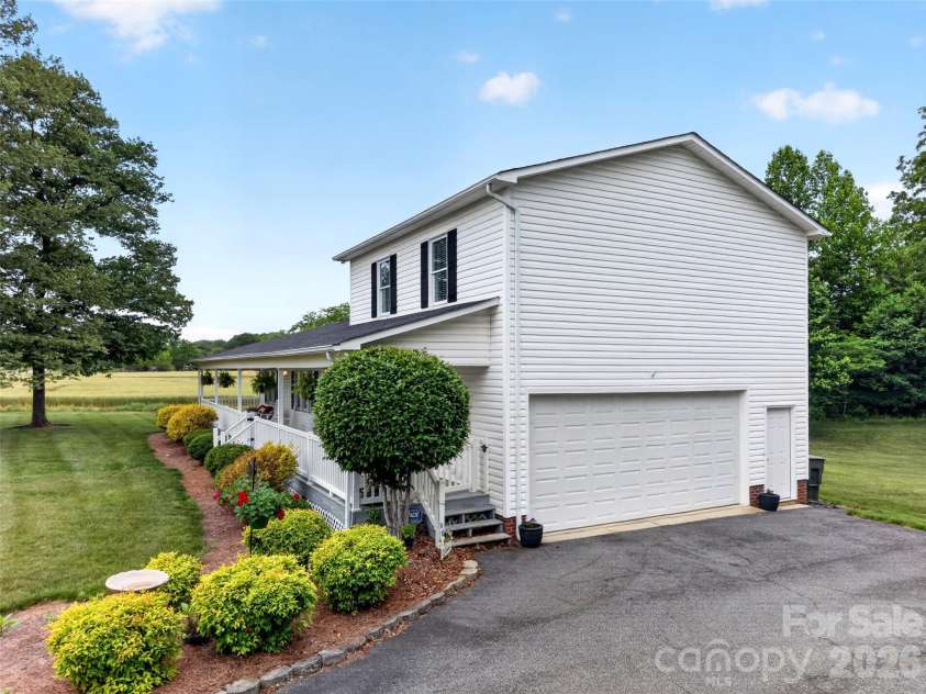 6560 Sherrills Ford Road, Catawba, NC 28609.  MLS# CAR4374580, YatesRealty ID 26358. 