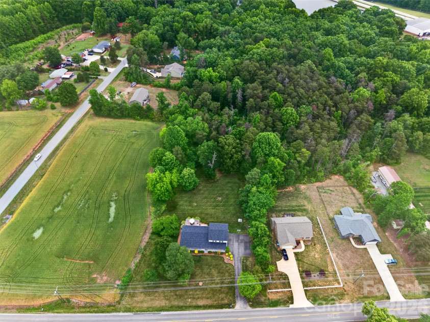 6560 Sherrills Ford Road, Catawba, NC 28609.  MLS# CAR4374580, YatesRealty ID 26358. 