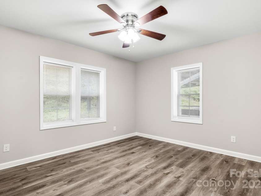 2376 US 321 Highway, Newton, NC 28658.  MLS# CAR4256416, YatesRealty ID 26359. 