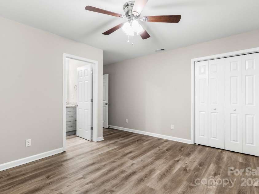 2376 US 321 Highway, Newton, NC 28658.  MLS# CAR4256416, YatesRealty ID 26359. 