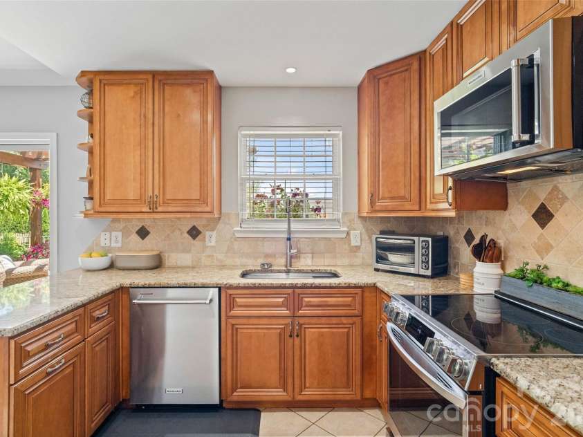 3917 Laurel View Circle, Indian Trail, NC 28079.  MLS# CAR4379839, YatesRealty ID 26359. 