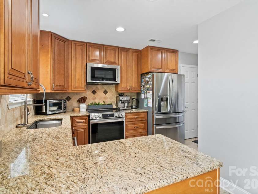 3917 Laurel View Circle, Indian Trail, NC 28079.  MLS# CAR4379839, YatesRealty ID 26359. 