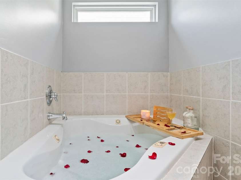 3917 Laurel View Circle, Indian Trail, NC 28079.  MLS# CAR4379839, YatesRealty ID 26359. 