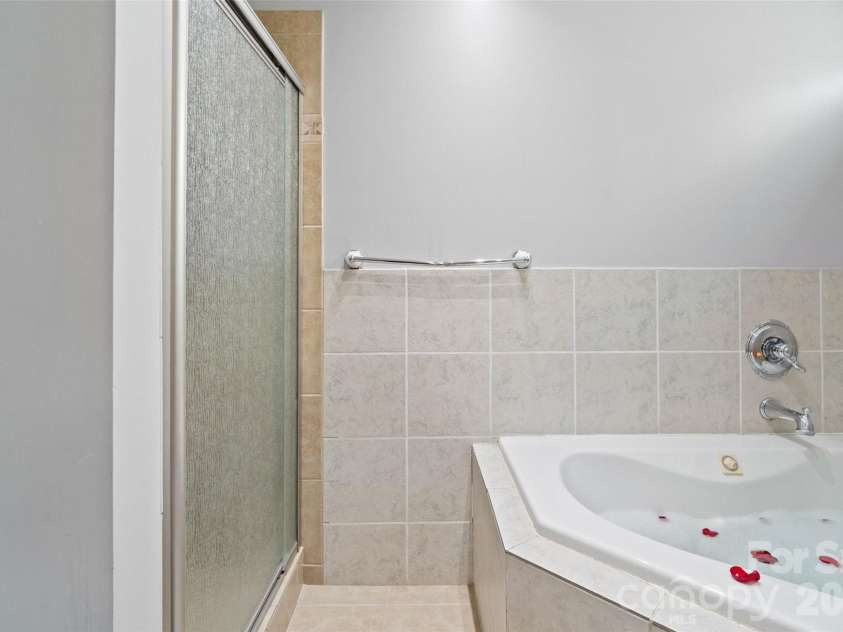 3917 Laurel View Circle, Indian Trail, NC 28079.  MLS# CAR4379839, YatesRealty ID 26359. 