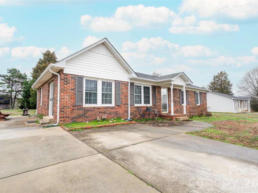 111 Hicks Road, Grover, NC 28073.  MLS# CAR4352478, YatesRealty ID 2636. 