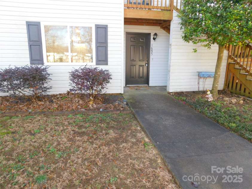 1695 Hunters Trail, Rock Hill, SC 29732.  MLS# CAR4326188, YatesRealty ID 2636. 