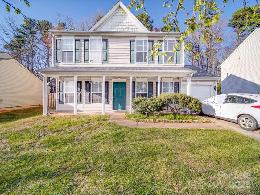 5414 Peachwood Drive, Charlotte, NC 28216.  MLS# CAR4231512, YatesRealty ID 2636. 