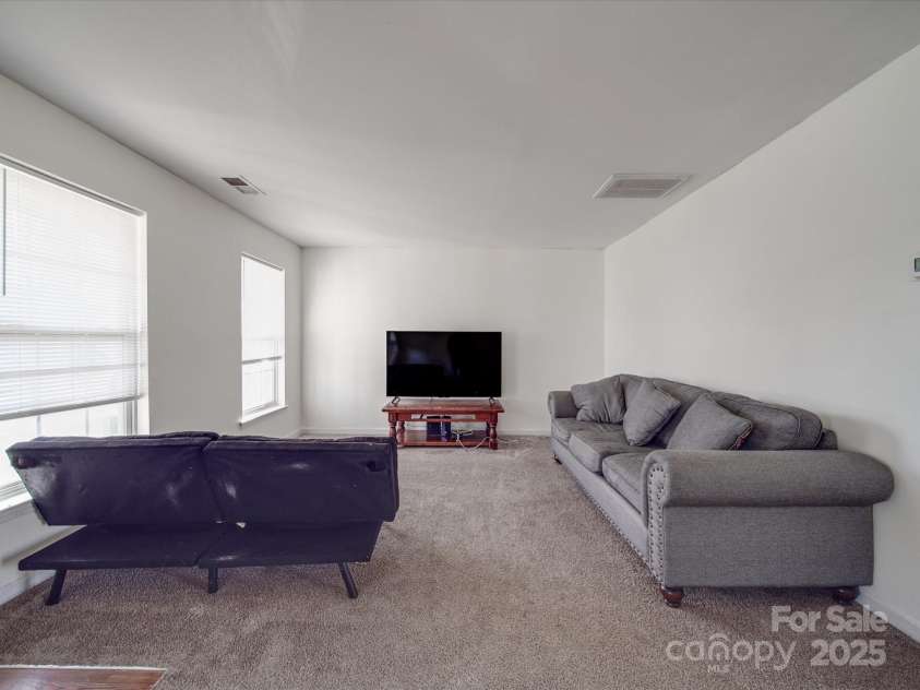 5414 Peachwood Drive, Charlotte, NC 28216.  MLS# CAR4231512, YatesRealty ID 2636. 