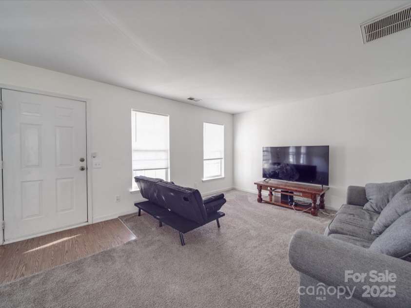 5414 Peachwood Drive, Charlotte, NC 28216.  MLS# CAR4231512, YatesRealty ID 2636. 