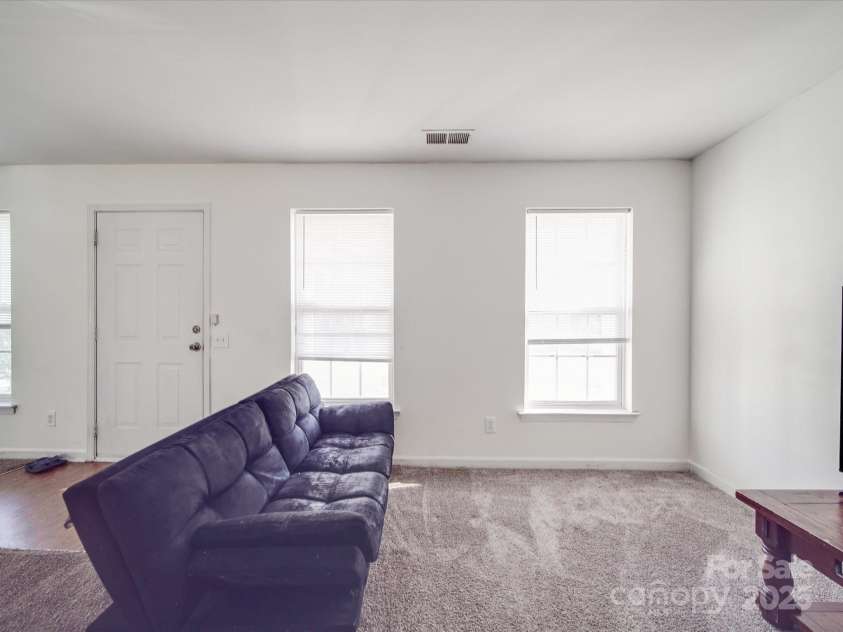 5414 Peachwood Drive, Charlotte, NC 28216.  MLS# CAR4231512, YatesRealty ID 2636. 