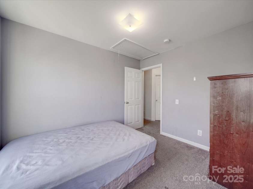 5414 Peachwood Drive, Charlotte, NC 28216.  MLS# CAR4231512, YatesRealty ID 2636. 