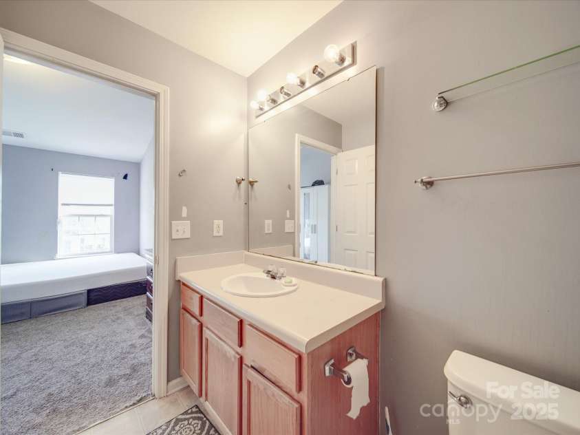 5414 Peachwood Drive, Charlotte, NC 28216.  MLS# CAR4231512, YatesRealty ID 2636. 