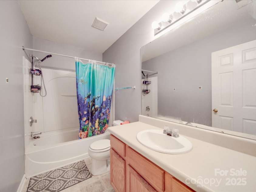 5414 Peachwood Drive, Charlotte, NC 28216.  MLS# CAR4231512, YatesRealty ID 2636. 