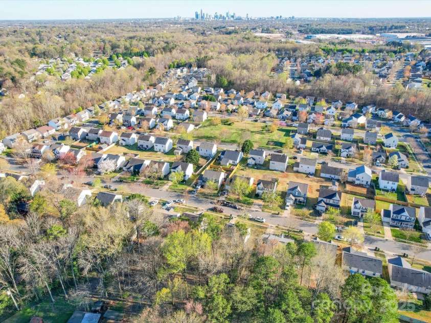 5414 Peachwood Drive, Charlotte, NC 28216.  MLS# CAR4231512, YatesRealty ID 2636. 