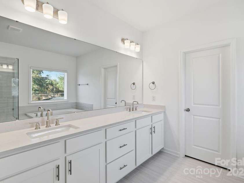 180 Glenn Drive, Mooresville, NC 28115.  MLS# CAR4277492, YatesRealty ID 26360. 180 Glenn Drive - Ready Now!