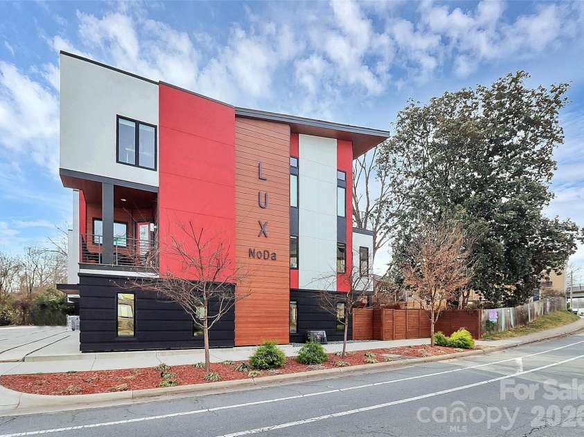 2718 Davidson Street, Charlotte, NC 28205.  MLS# CAR4383218, YatesRealty ID 26360. 