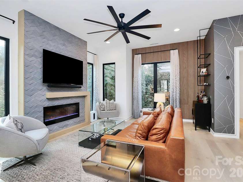 2718 Davidson Street, Charlotte, NC 28205.  MLS# CAR4383218, YatesRealty ID 26360. 