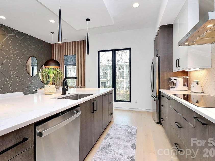 2718 Davidson Street, Charlotte, NC 28205.  MLS# CAR4383218, YatesRealty ID 26360. 