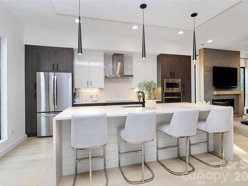2718 Davidson Street, Charlotte, NC 28205.  MLS# CAR4383218, YatesRealty ID 26360. 
