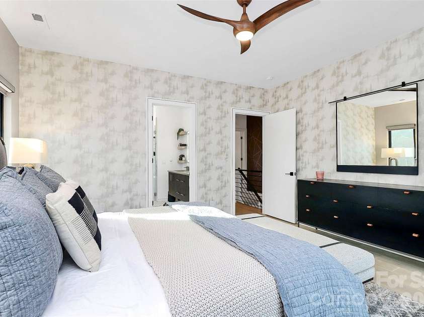 2718 Davidson Street, Charlotte, NC 28205.  MLS# CAR4383218, YatesRealty ID 26360. 