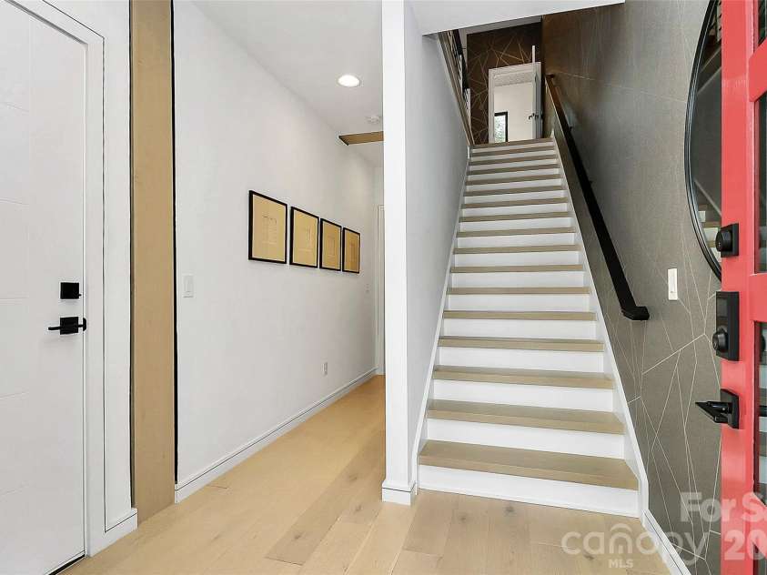 2718 Davidson Street, Charlotte, NC 28205.  MLS# CAR4383218, YatesRealty ID 26360. 