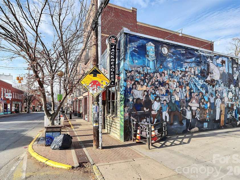 2718 Davidson Street, Charlotte, NC 28205.  MLS# CAR4383218, YatesRealty ID 26360. 
