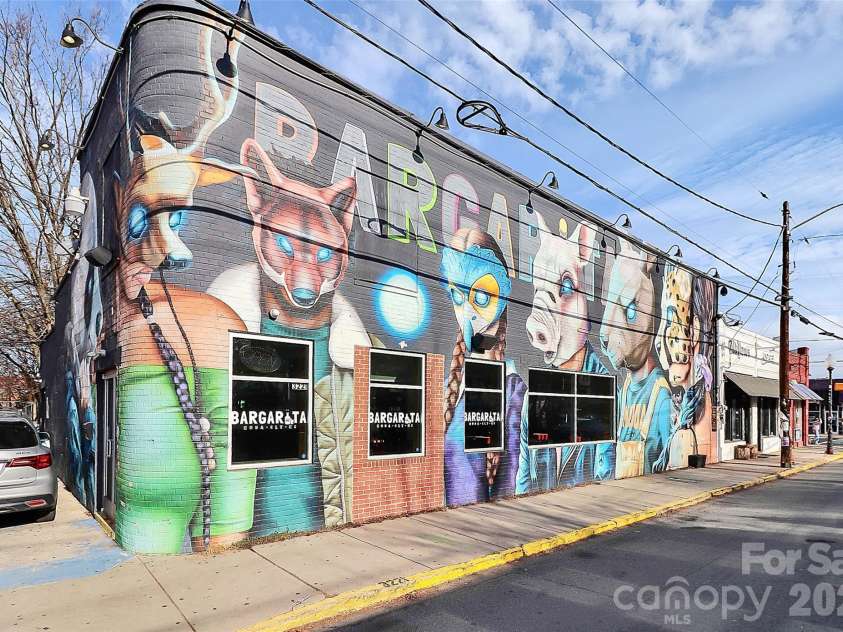 2718 Davidson Street, Charlotte, NC 28205.  MLS# CAR4383218, YatesRealty ID 26360. 