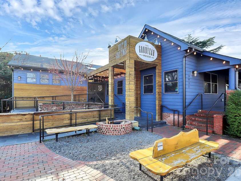 2718 Davidson Street, Charlotte, NC 28205.  MLS# CAR4383218, YatesRealty ID 26360. 