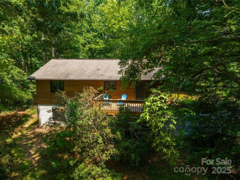 2 Oak Grove Road, Arden, NC 28704.  MLS# CAR4262932, YatesRealty ID 26361. 