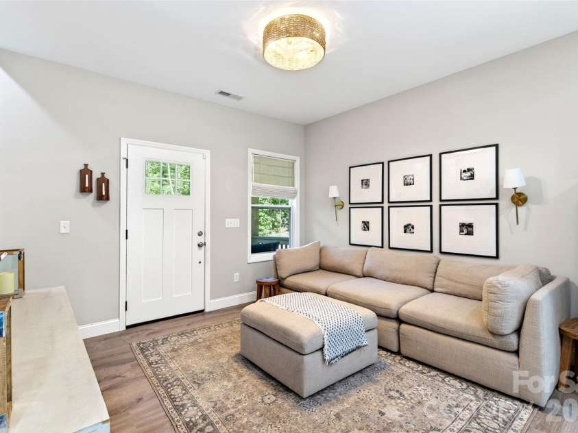 215 David Ridge Road, Black Mountain, NC 28711.  MLS# CAR4384978, YatesRealty ID 26361. 