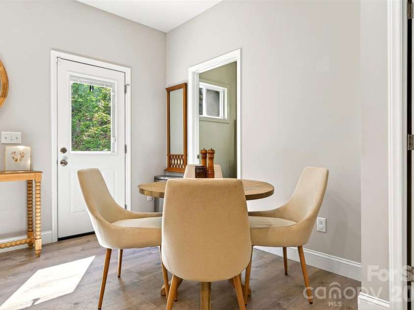 215 David Ridge Road, Black Mountain, NC 28711.  MLS# CAR4384978, YatesRealty ID 26361. 