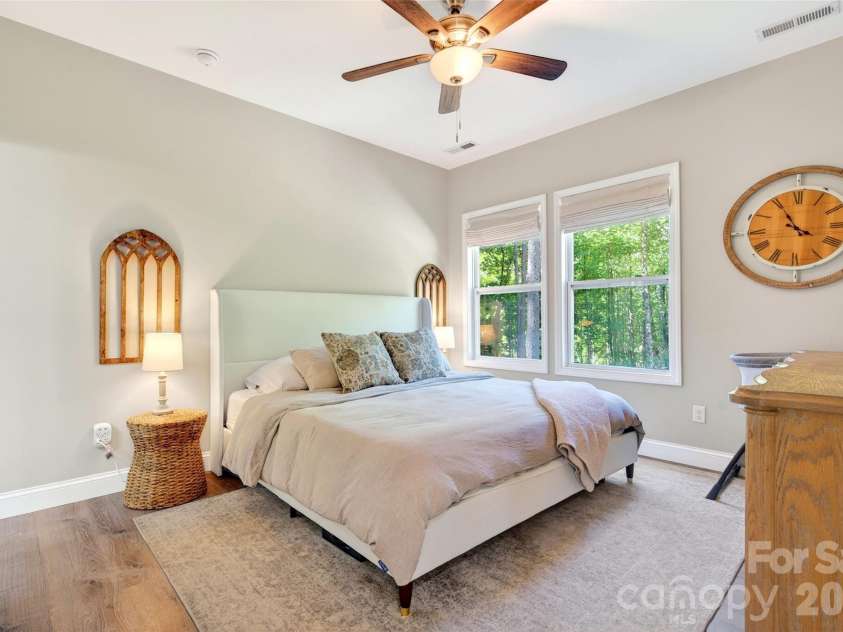215 David Ridge Road, Black Mountain, NC 28711.  MLS# CAR4384978, YatesRealty ID 26361. 