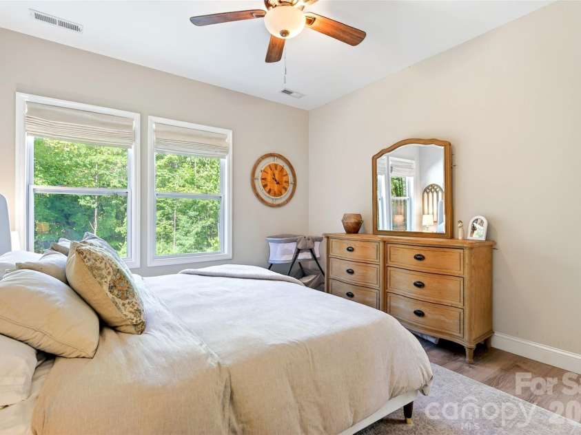 215 David Ridge Road, Black Mountain, NC 28711.  MLS# CAR4384978, YatesRealty ID 26361. 
