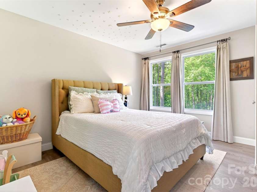 215 David Ridge Road, Black Mountain, NC 28711.  MLS# CAR4384978, YatesRealty ID 26361. 