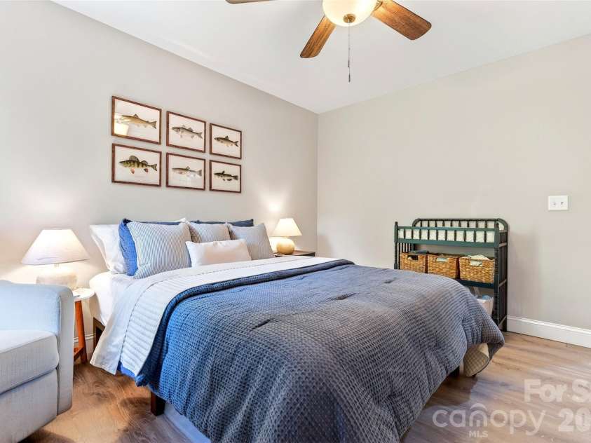215 David Ridge Road, Black Mountain, NC 28711.  MLS# CAR4384978, YatesRealty ID 26361. 
