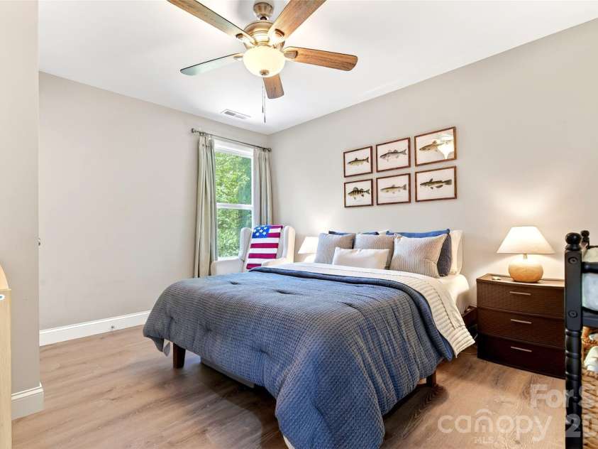 215 David Ridge Road, Black Mountain, NC 28711.  MLS# CAR4384978, YatesRealty ID 26361. 