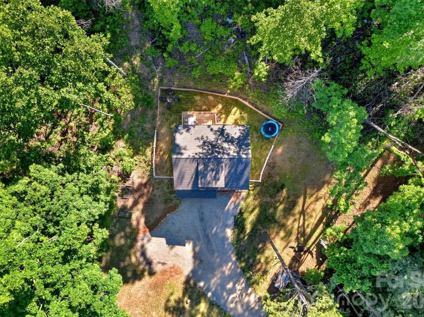 215 David Ridge Road, Black Mountain, NC 28711.  MLS# CAR4384978, YatesRealty ID 26361. 