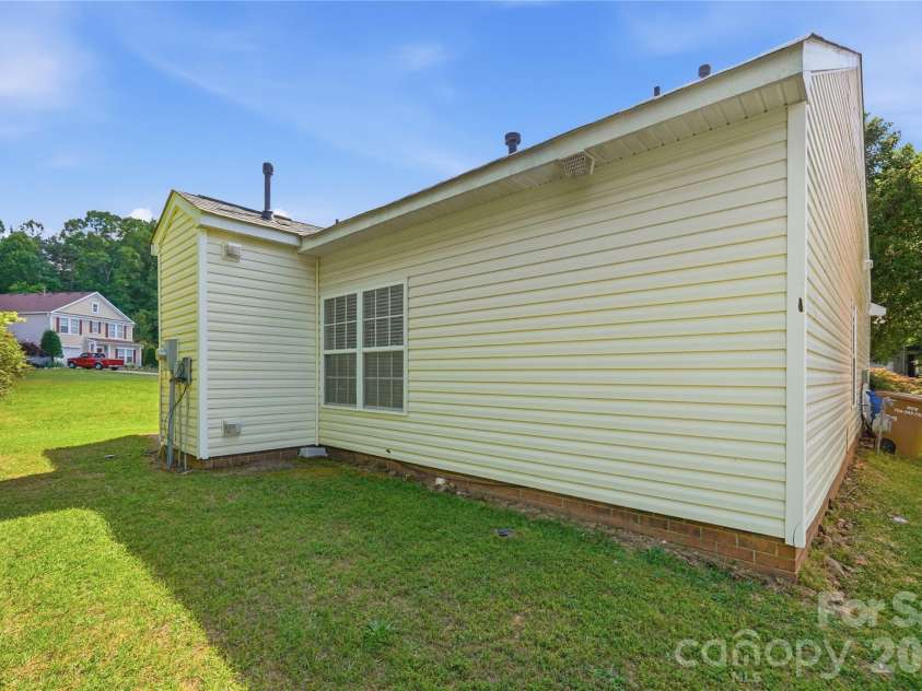 1912 Beckwith Lane, Waxhaw, NC 28173.  MLS# CAR4382865, YatesRealty ID 26362. 