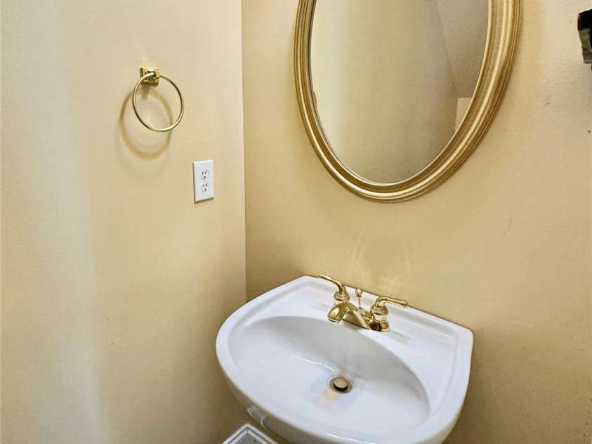 75 Mccurdy Street, Concord, NC 28027.  MLS# CAR4279704, YatesRealty ID 26362. Half bath on main level
