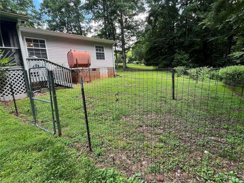 184 Winding Arbor Circle, Cleveland, NC 27013.  MLS# CAR4271297, YatesRealty ID 26364. Fenced in lot