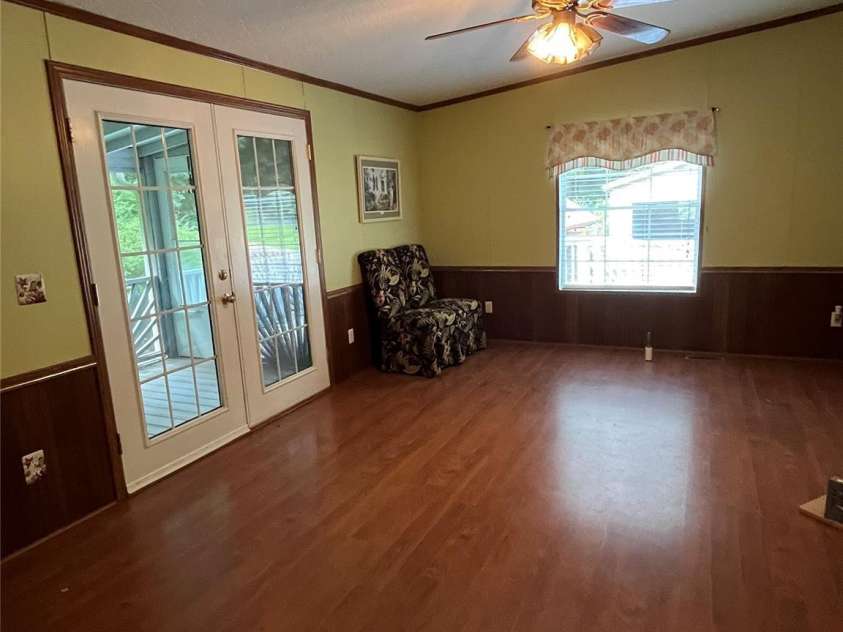 184 Winding Arbor Circle, Cleveland, NC 27013.  MLS# CAR4271297, YatesRealty ID 26364. Living Room