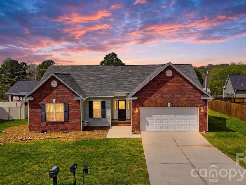 1835 Terrain Drive, Conover, NC 28613.  MLS# CAR4385590, YatesRealty ID 26365. 