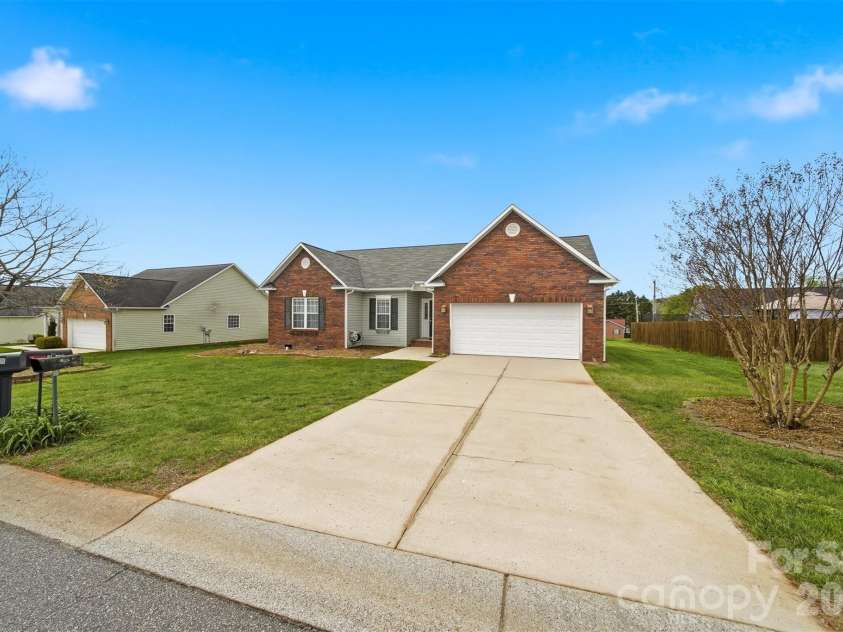 1835 Terrain Drive, Conover, NC 28613.  MLS# CAR4385590, YatesRealty ID 26365. 